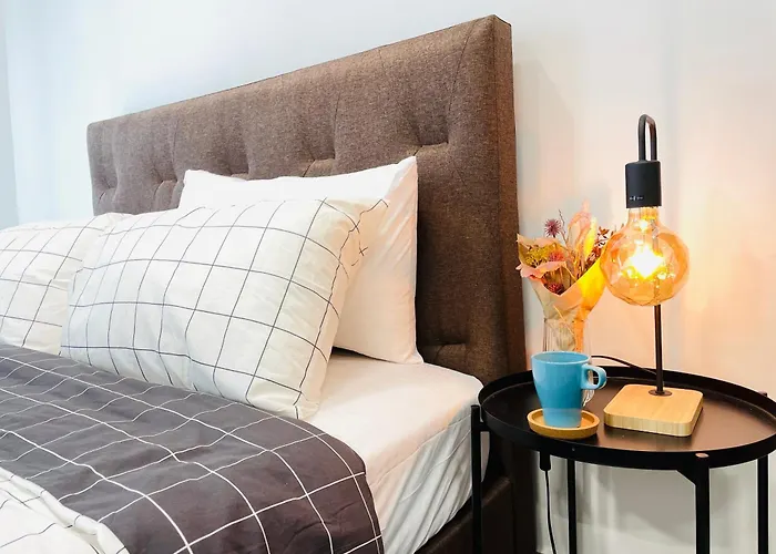 High Floor Studio Austin Regency Mount Austin W Balcony 3 Plus 1Pax 5 Mins Aeon