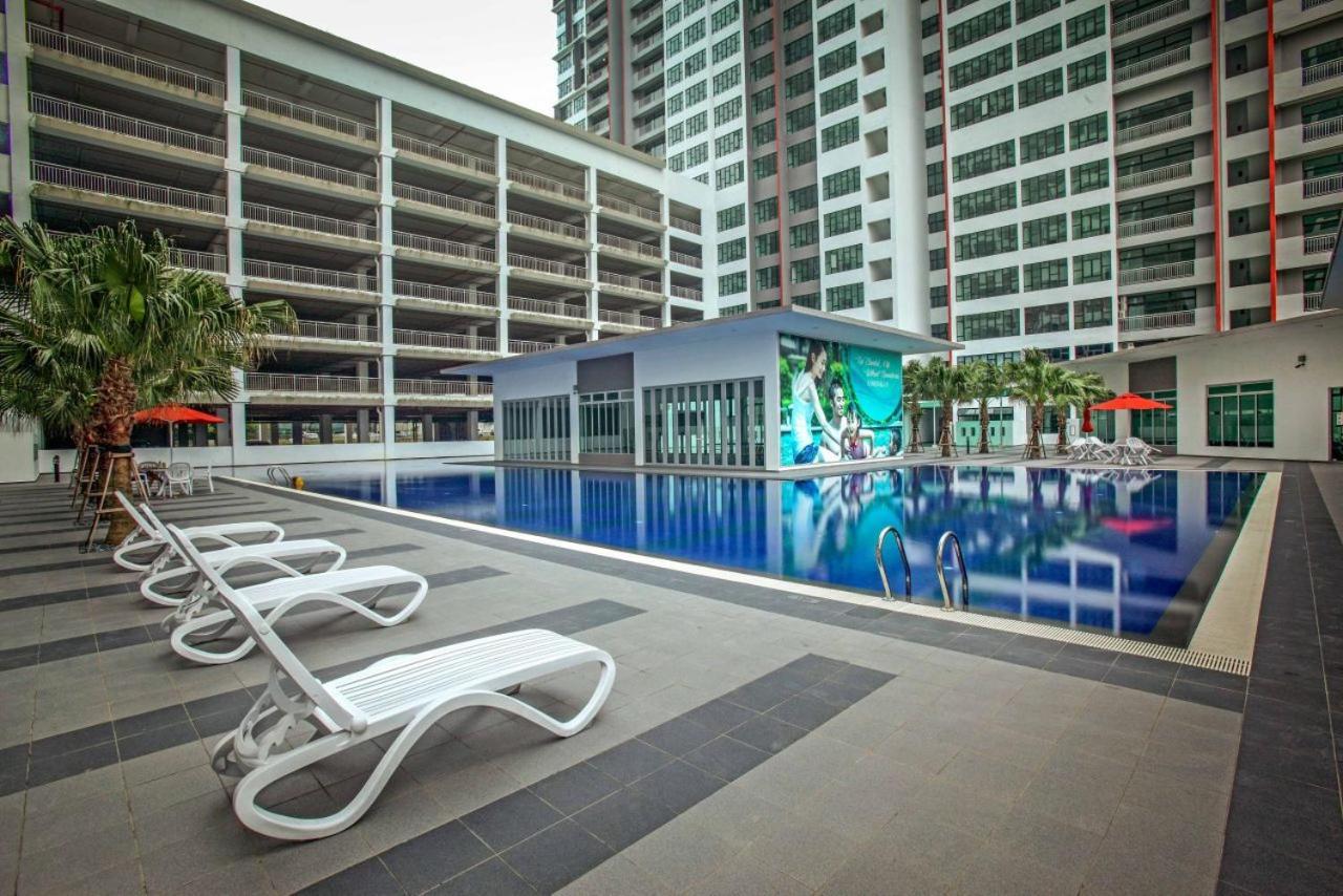 High Floor Austin Regency Mount Austin W Balcony 3 1pax 5 Mins Aeon * Johor Bahru