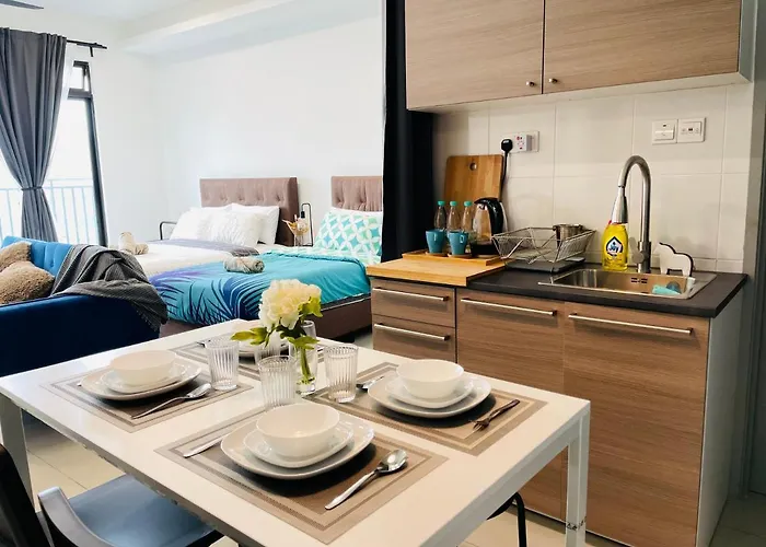 High Floor Studio Austin Regency Mount Austin W Balcony 3 Plus 1Pax 5 Mins Aeon