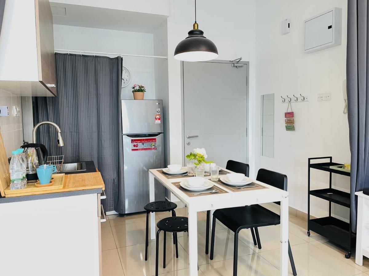 High Floor Austin Regency Mount Austin W Balcony 3 1pax 5 Mins Aeon * Johor Bahru